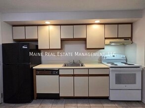20 Tall Pines Dr in Lewiston, ME - Building Photo - Building Photo