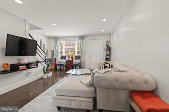 2218 16th St NE in Washington, DC - Building Photo - Building Photo