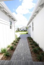 15192 Wildwood Cir in Westlake, FL - Building Photo - Building Photo
