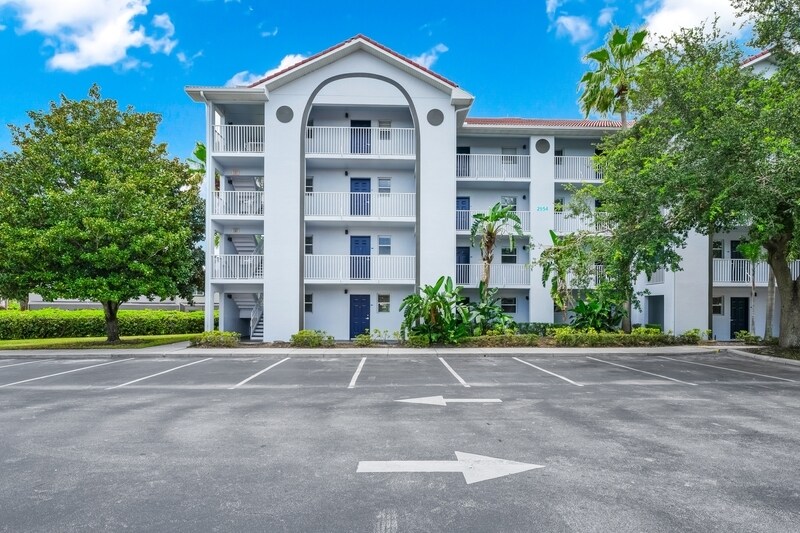 2954 Sadina St in Kissimmee, FL - Building Photo