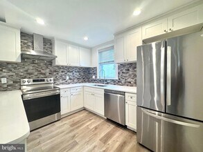 2226 Fairmount Ave, Unit 2 in Philadelphia, PA - Building Photo - Building Photo