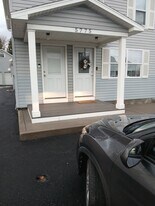 5775 Crabtree Ln in Cicero, NY - Building Photo