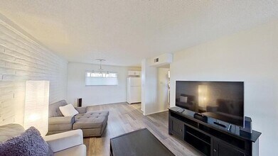 6800 E Tennessee Ave in Denver, CO - Building Photo - Building Photo