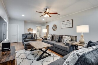 625 Jefferson St in Pittsburg, TX - Building Photo - Building Photo