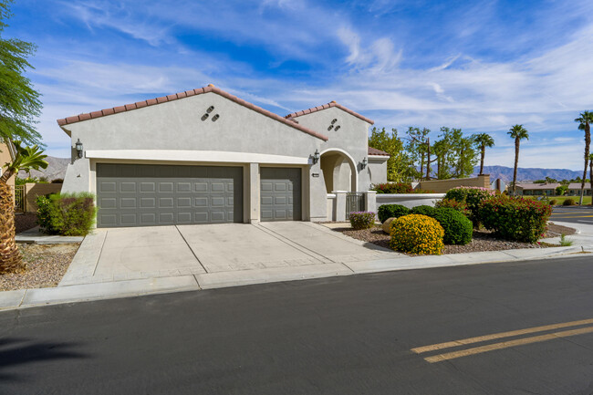 81406 Avenida Sombra in Indio, CA - Foto de edificio - Building Photo