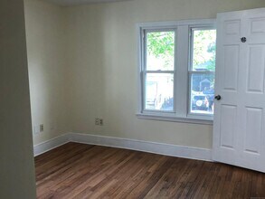 46 Forest St-Unit -2-B in Torrington, CT - Foto de edificio - Building Photo