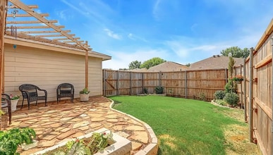 9000 Eastwood Ave in Cross Roads, TX - Building Photo - Building Photo