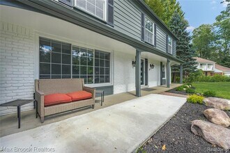 2601 Lamplighter Ln in Bloomfield Hills, MI - Building Photo - Building Photo
