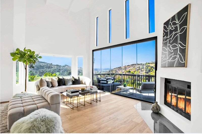 11559 Dona Teresa Dr in Los Angeles, CA - Building Photo