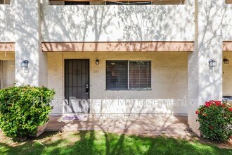 8842 North 8th St in Phoenix, AZ - Building Photo - Building Photo