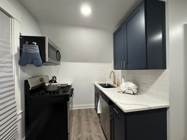 3111 N Clifton Ave in Chicago, IL - Building Photo - Building Photo