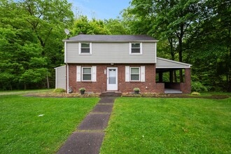 610 Brown Ave in Turtle Creek, PA - Building Photo - Building Photo