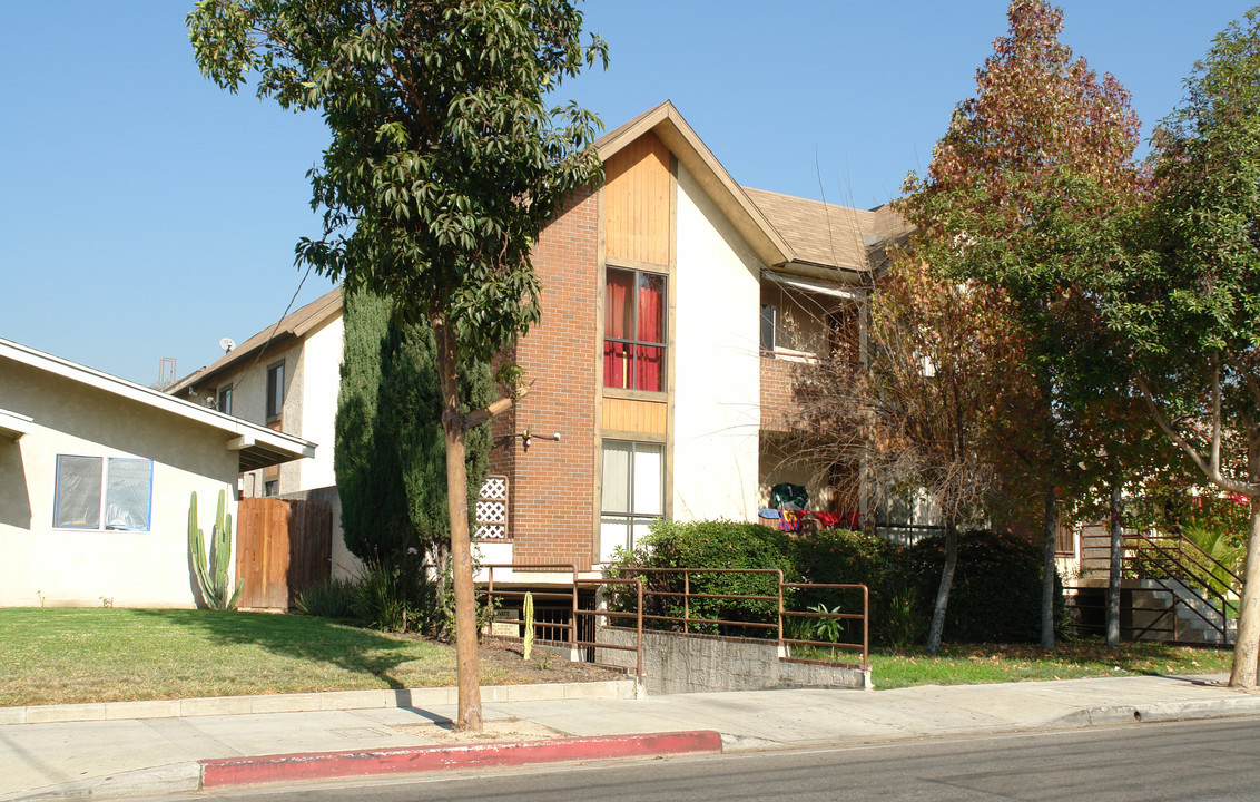 503 E Windsor Rd in Glendale, CA - Building Photo