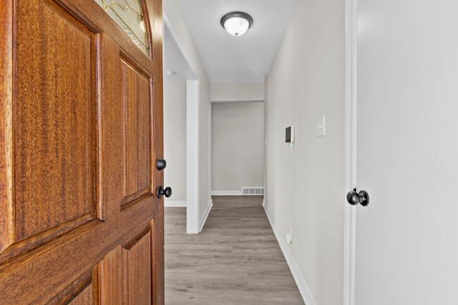 1200 Lockland Ave in Winston-Salem, NC - Foto de edificio - Building Photo