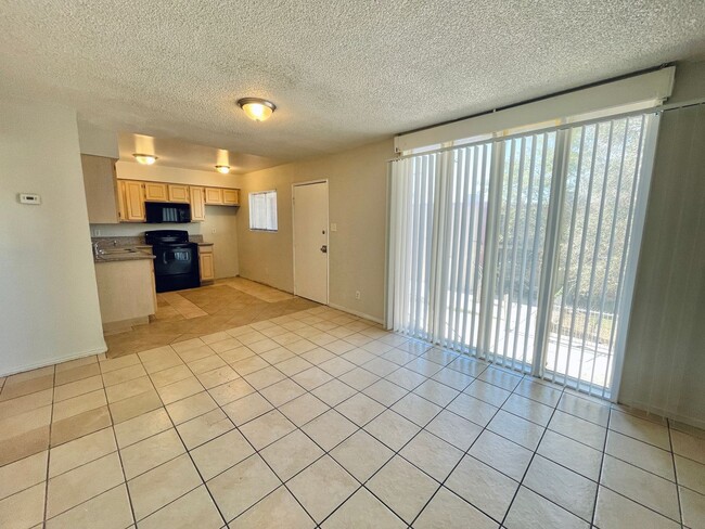 3330 Cambridge St in Las Vegas, NV - Building Photo - Building Photo