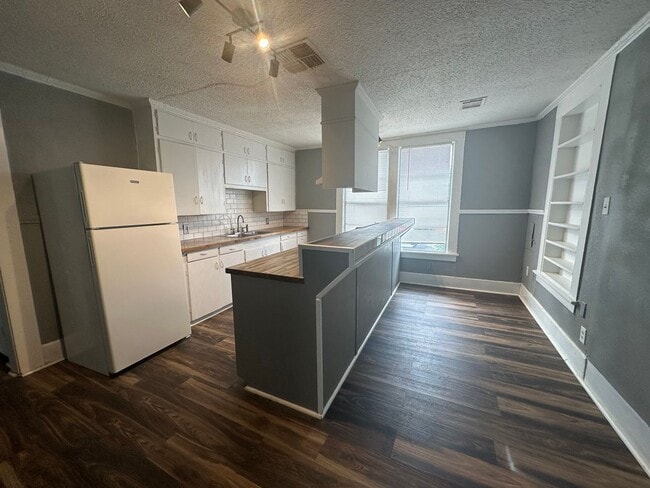 2756 Lillian St in Shreveport, LA - Building Photo - Building Photo
