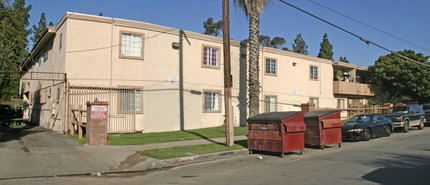 Orion Apartments in North Hills, CA - Foto de edificio - Building Photo