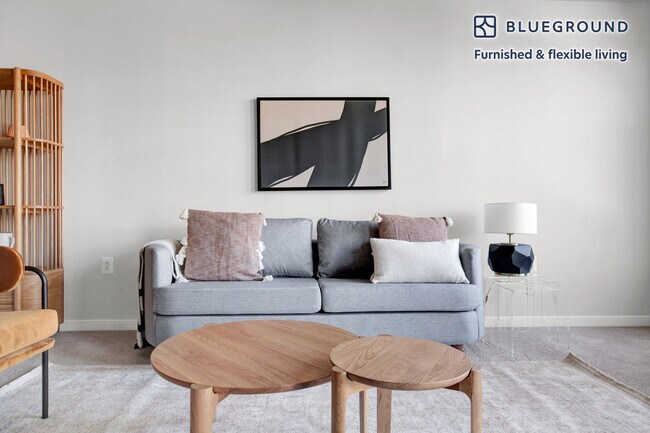 550 14th Rd S-Unit -FL11-ID359 in Arlington, VA - Building Photo - Building Photo