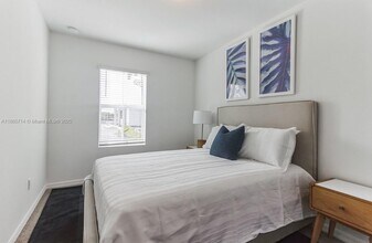 4427 Boatman St in Palm Springs, FL - Building Photo - Building Photo
