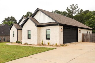 1596 Alamosa Dr in Cabot, AR - Building Photo - Building Photo