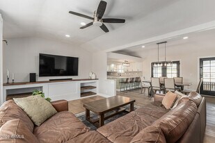 641 N Dawn Cir in Mesa, AZ - Building Photo