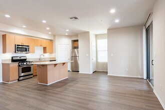 Villaggio at La Quinta in La Quinta, CA - Building Photo - Interior Photo