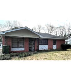 3066 Tyler Rd in Montgomery, AL - Building Photo