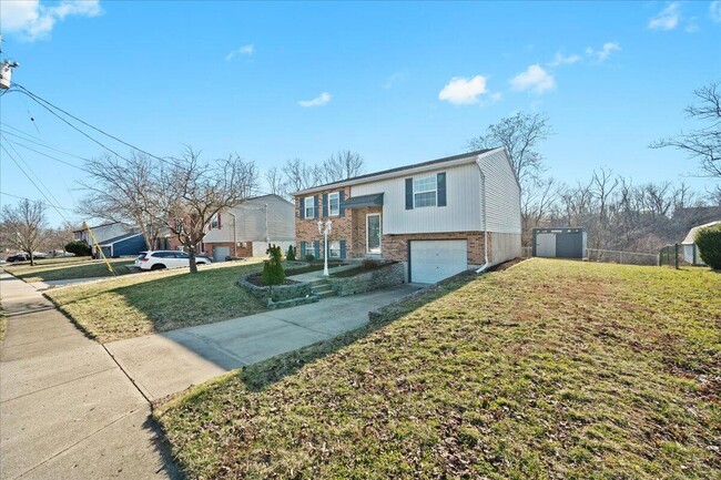 2237 Wideview Dr in Covington, KY - Building Photo - Building Photo