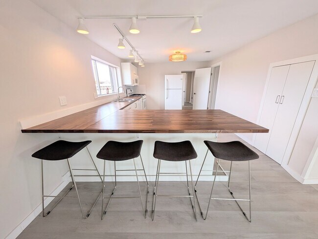 1108 W San Antonio St in Marfa, TX - Building Photo - Building Photo
