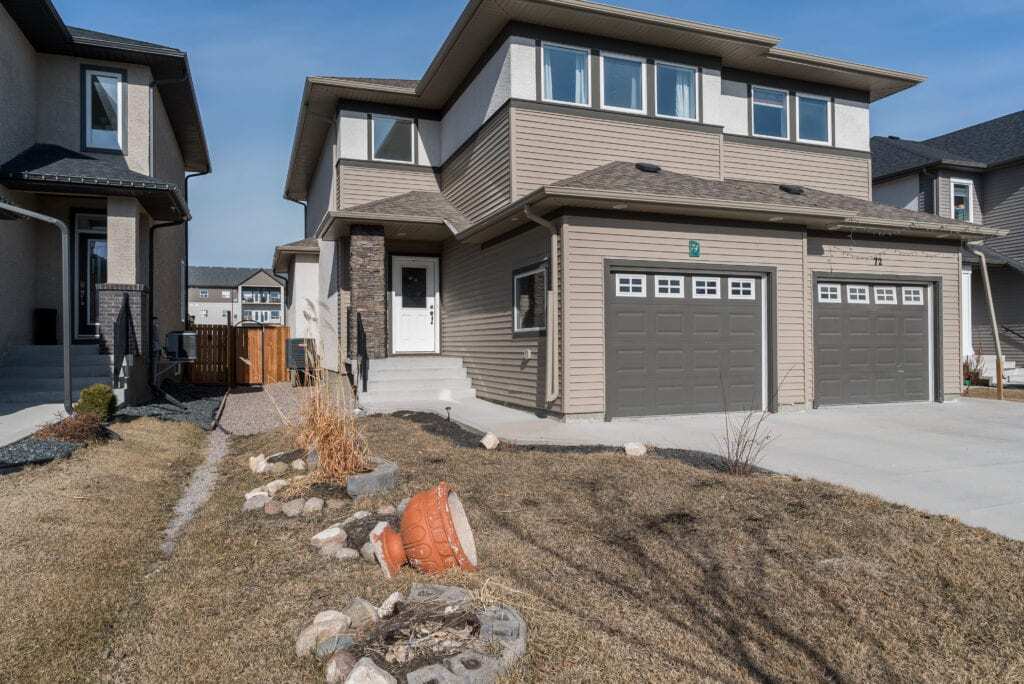 74 Larry Vickar Dr E in Winnipeg, MB - Building Photo