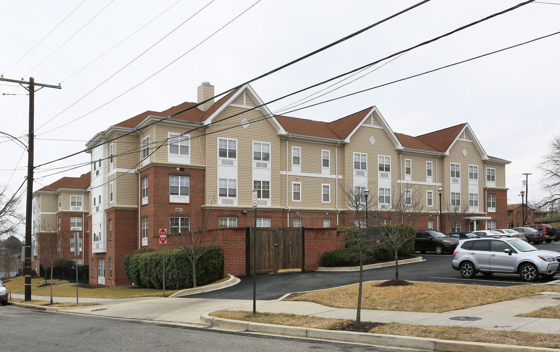 Triangle View in Washington, DC - Building Photo