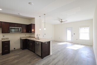 East Meadows Apartment Homes in Owensboro, KY - Foto de edificio - Building Photo
