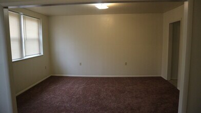 1503 Orthodox St, Unit 1st Floor in Philadelphia, PA - Foto de edificio - Building Photo