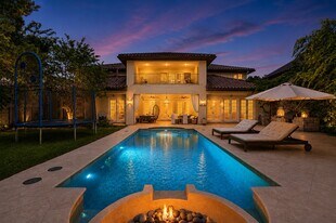 2 Marin Creek Pl in The Woodlands, TX - Building Photo