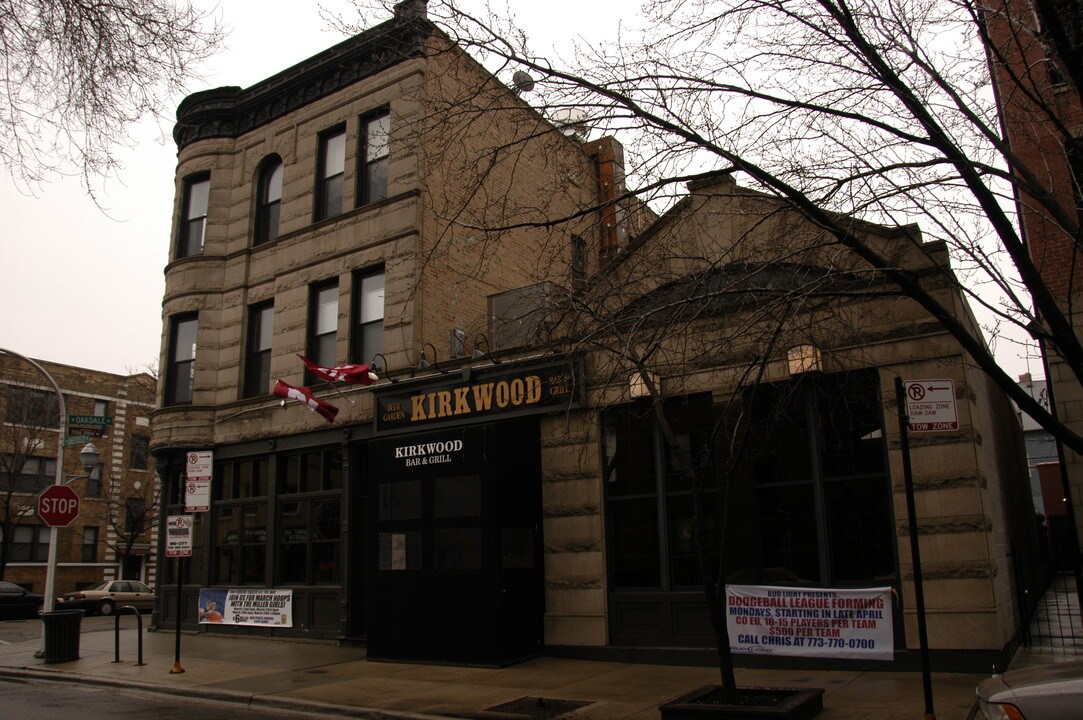 Kirkwood Bar & Grill in Chicago, IL - Building Photo