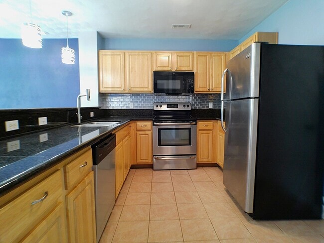 3907 Cape Henry Ave in Norfolk, VA - Building Photo - Building Photo