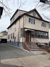 33 Lafayette St, Unit 2 in Arlington, MA - Foto de edificio - Building Photo