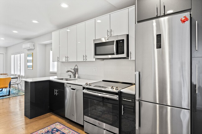 property at 3420 Alamo Pl S