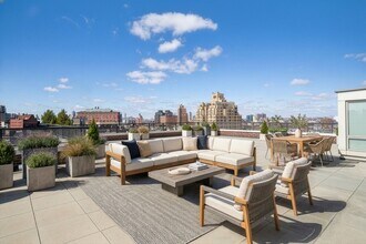 3 Sheridan Square in New York, NY - Building Photo - Building Photo