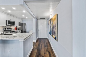 14 Royal Palm Way in Boca Raton, FL - Building Photo - Building Photo