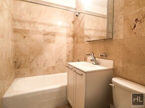 Fourth Avenue, Unit 3L in New York, NY - Building Photo - Building Photo