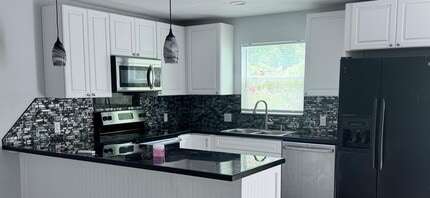 731 46th St in West Palm Beach, FL - Building Photo - Building Photo