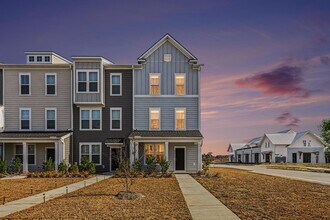 801 Recess Pt Dr in Moncks Corner, SC - Building Photo - Building Photo