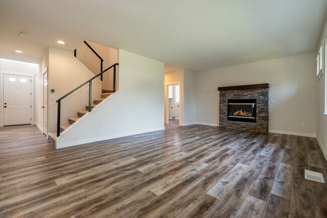 2956 NW Chardonnay Ln in Bend, OR - Building Photo - Building Photo