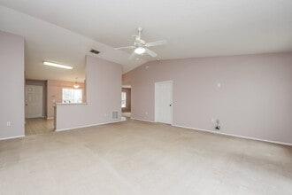155 Pompei Dr in Kissimmee, FL - Building Photo - Building Photo