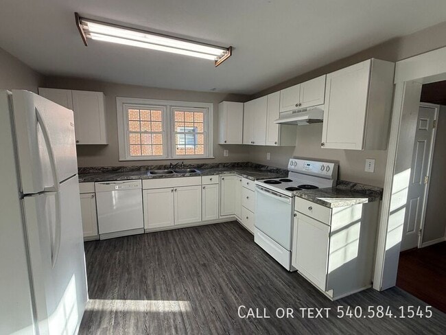 1019 Ray Rd SE in Roanoke, VA - Building Photo - Building Photo