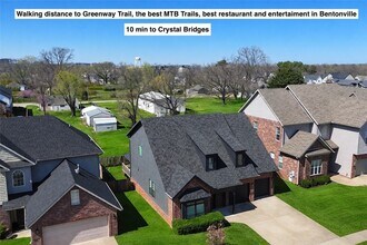 110 SE G Ct in Bentonville, AR - Building Photo - Building Photo