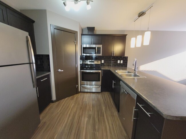 1114-1175 175 St SW in Edmonton, AB - Building Photo - Building Photo