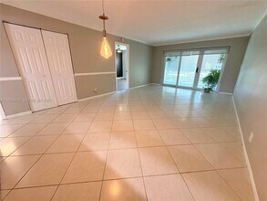 8826 W McNab Rd in Tamarac, FL - Building Photo - Building Photo