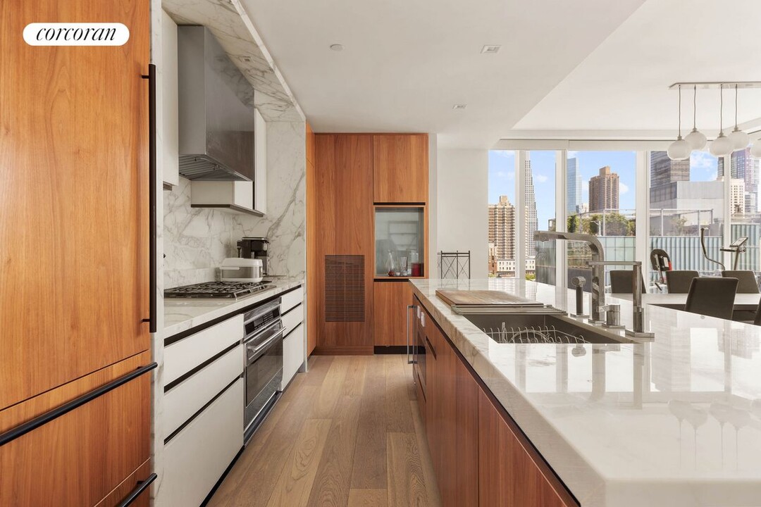 5 W End Ave in New York, NY - Building Photo